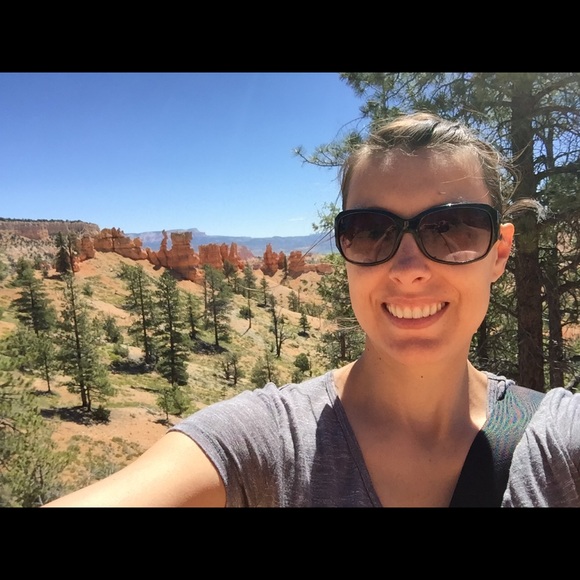 Meet your Posher, Jen - Picture 1 of 1