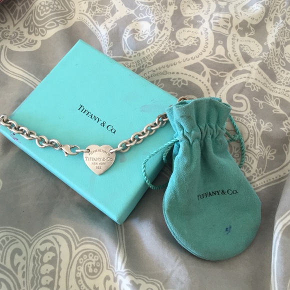 FLASH SALE AUTHENTIC Tiffany & Co. Heart necklace