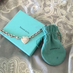 FLASH SALE AUTHENTIC Tiffany & Co. Heart necklace