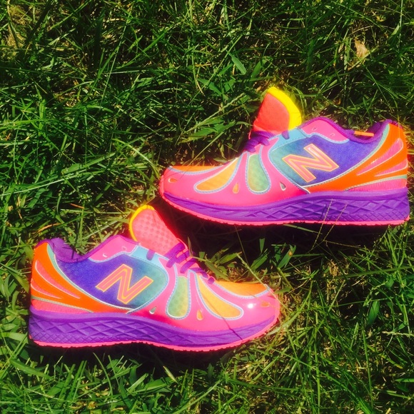 NWOT New Balance girls size 6 I'm a 7 and they fit