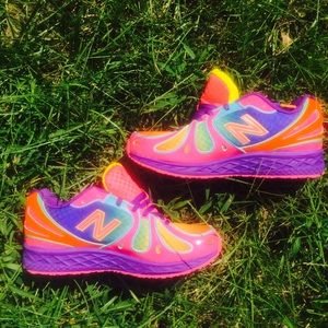 NWOT New Balance girls size 6 I'm a 7 and they fit