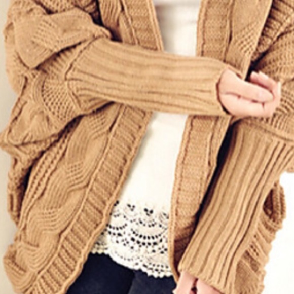 ⬇️SALE⬇️HP GORGEOUS CABLE KNIT SWEATER-SEE DETAILS - Picture 2 of 4