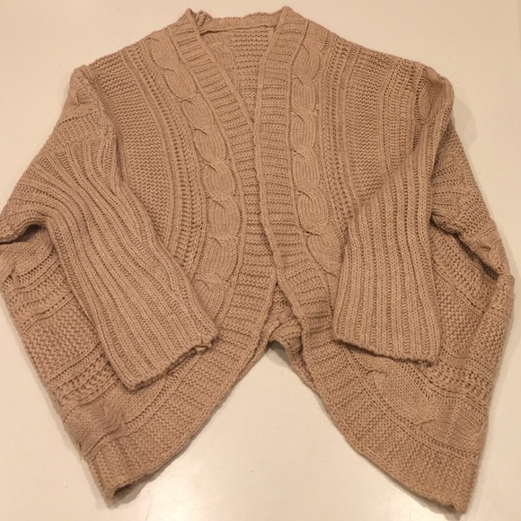 ⬇️SALE⬇️HP GORGEOUS CABLE KNIT SWEATER-SEE DETAILS - Picture 4 of 4