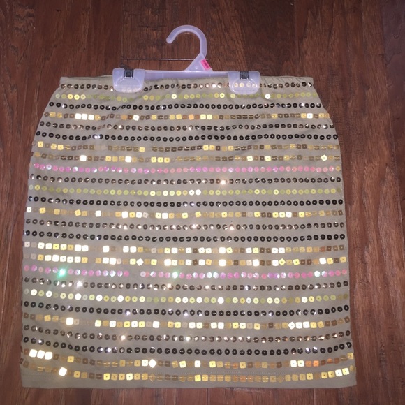Super cute sequined skirt
