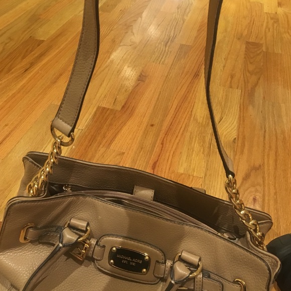 MICHAEL KORS TAN TOTE - Picture 4 of 4