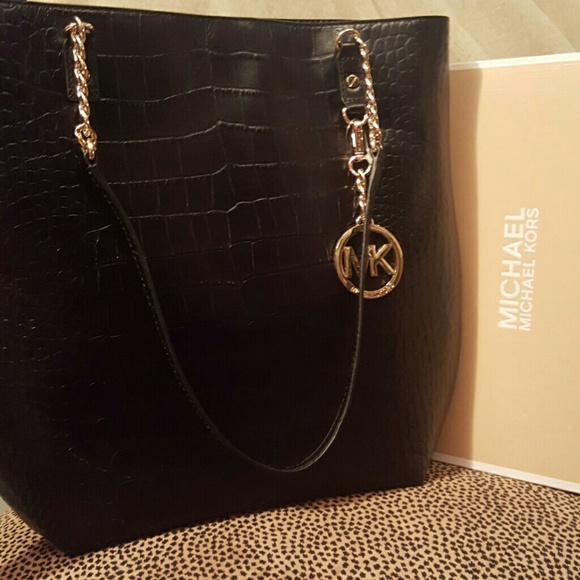 Michael Kors Handbags - Michael kors stunning black leather bag