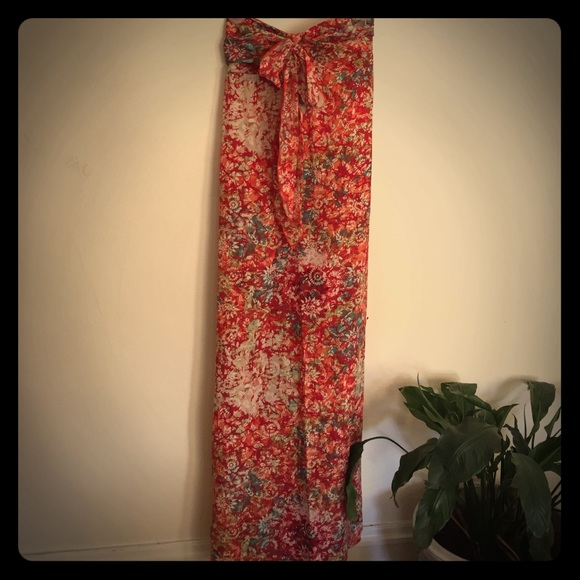 Strapless maxi