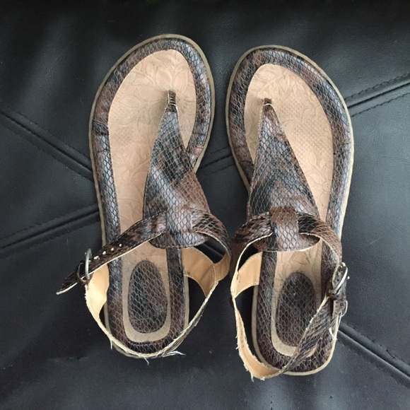 Boc snakeskin looking sandals. Super comfy.