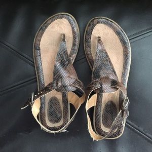 Boc snakeskin looking sandals. Super comfy.