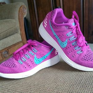 Nike tennis shoes size 6.5