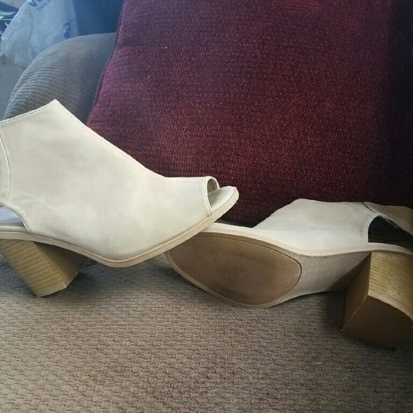 Maurices buff colored booties
