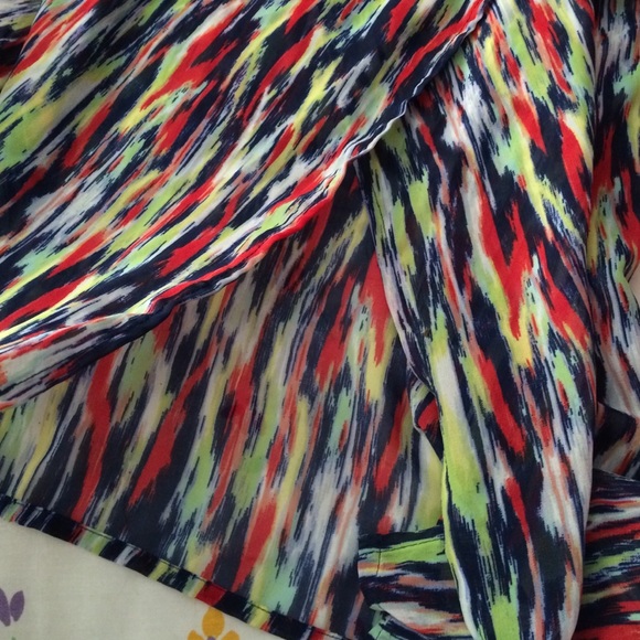 Colorful blouse🎨 - Picture 2 of 2