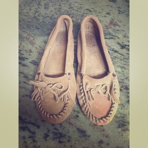 Minnetonka Moccasins Size 8