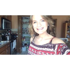 Meet your Posher, Kayla