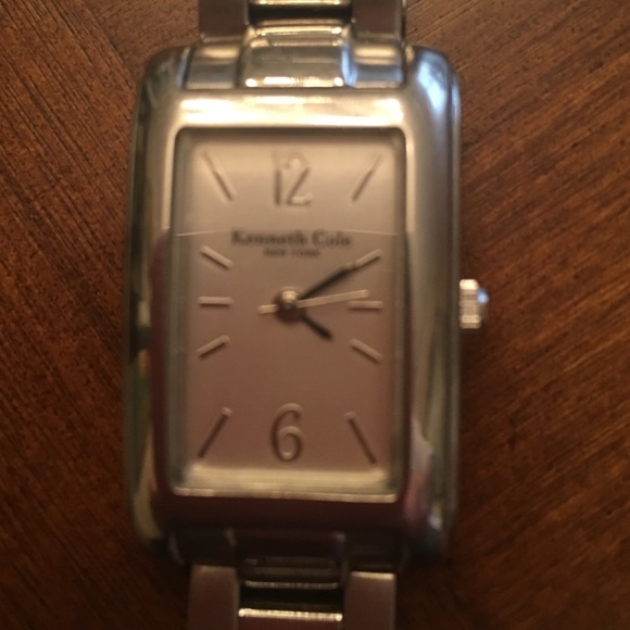 Watch - Picture 2 of 4