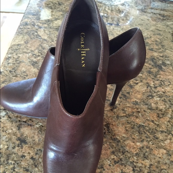 Cole Haan booties NWOT - Picture 3 of 4