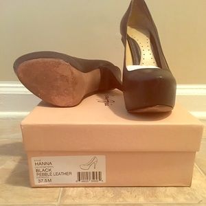 ✨ Never Worn • Max Azria Hannah Pump 👠