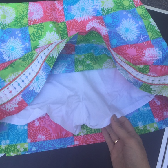 Lilly Pulitzer skort size 8 - Picture 4 of 4