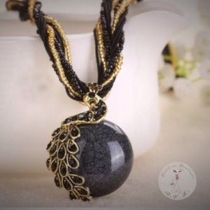 Beautiful Peacock Choker Necklace