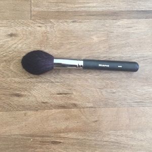 Morphe M401 tapered powder brush