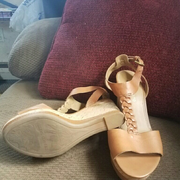 Franco Sarto tan wedges
