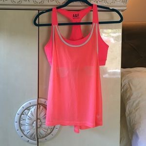Workout tank top
