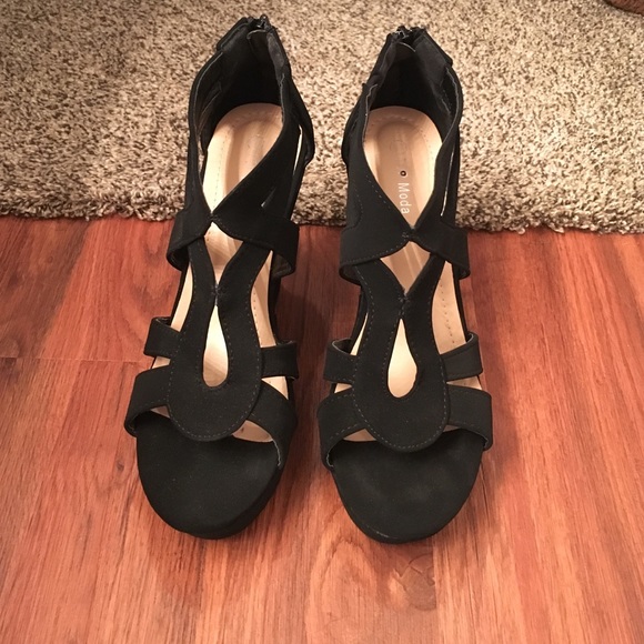 ❗️SALE❗️Black Wedges