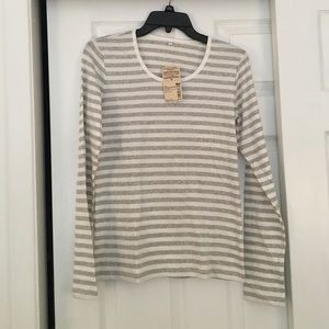 Long sleeve tee
