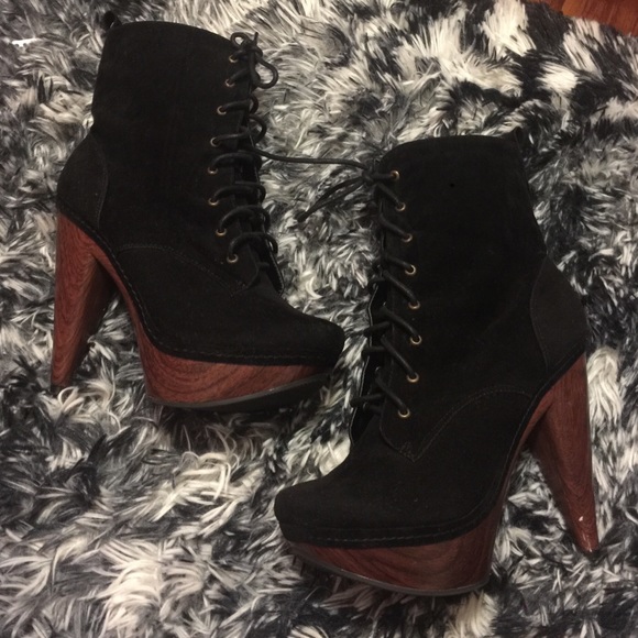 Suede black boots