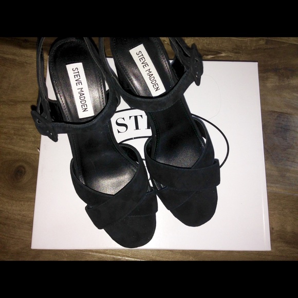 SOLD Steve Madden NIB TempesstPlatform Heel Sandal