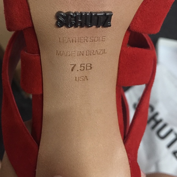 Schultz women red heels - Picture 2 of 4