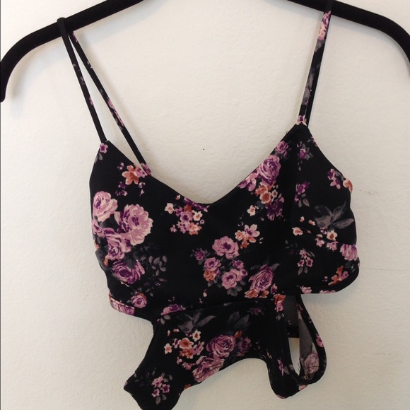 Nasty Gal cut-out crop tank - Picture 1 of 2