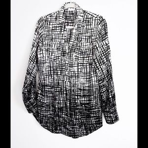 New York & Company Black and White Abstract Blouse