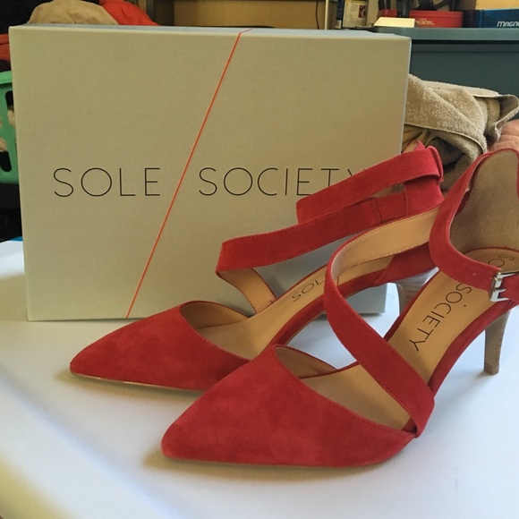 Cassia Red Suede Sole Society Heels. Size 9