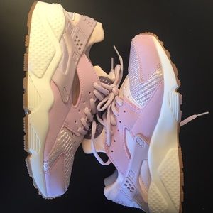 Comment for more info...Lilac color sneakers