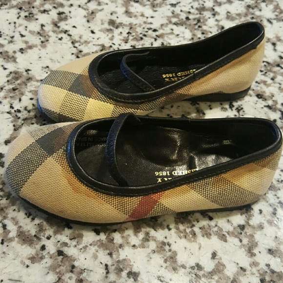 Burberry toddler shoes size23