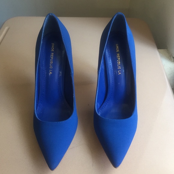 Suede Pumps
