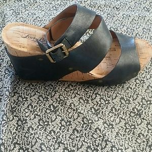 Lucky Brand wedge