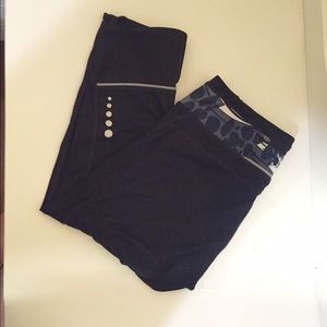 Navy Kyodan Capri Leggings with Details