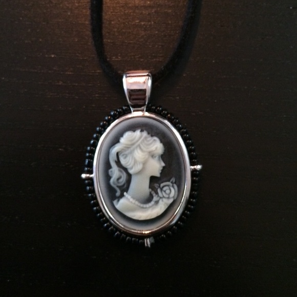 Black Victorian necklace