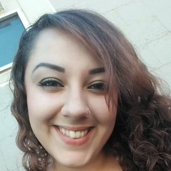 Meet your Posher, Alejandra