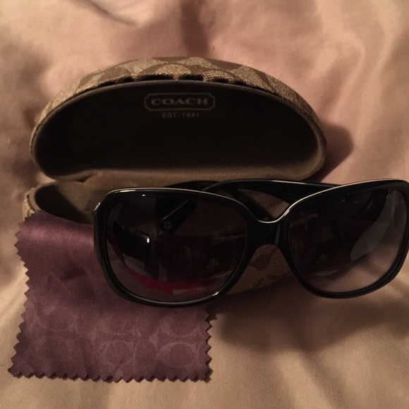 Coach sunglasses, case, towelette, authentic