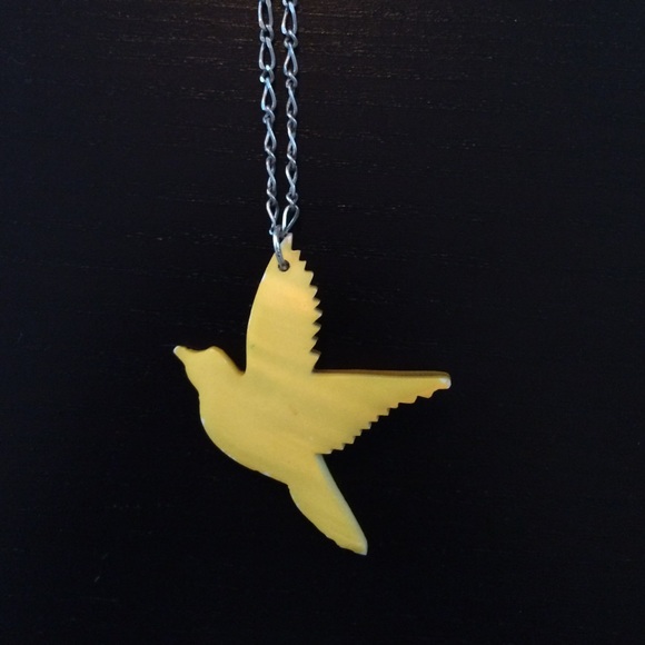 Aerie yellow bird pendant necklace