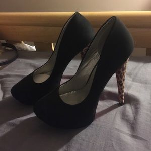 Shoe dazzle leopard heels