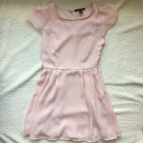 Flowy chiffon pink dress