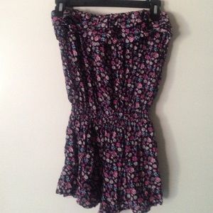 Floral strapless romper