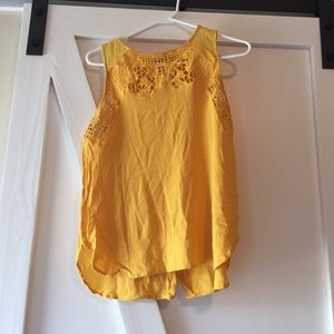 Super cute mustard top