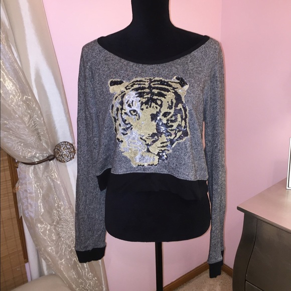 Express Tops - EXPRESS tiger crop sweatshirt