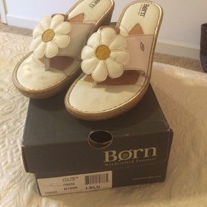 Born sandal