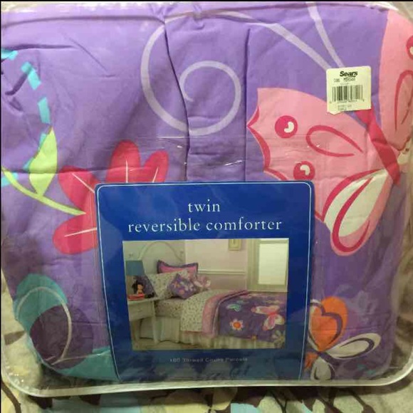 New twin reversible comforter 180 thread count set